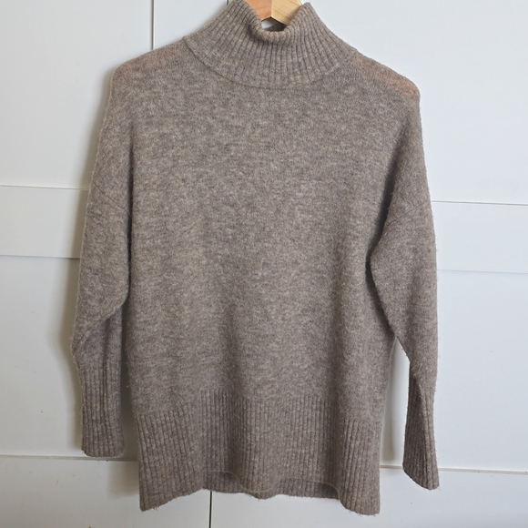 Oversized Alpaca Wool Turtleneck Sweater - Picture 1 of 11